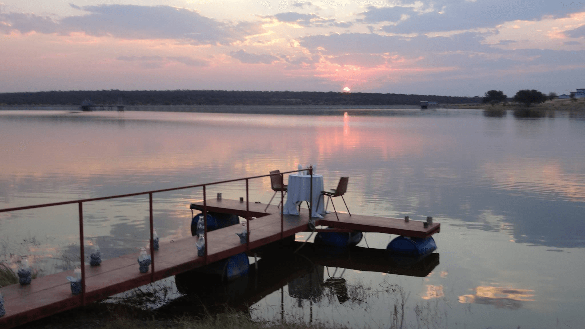A sundowner at Die Dam